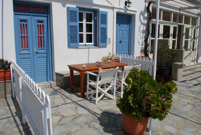 The ground floor apartment, at Eugenia accommodation in Sifnos