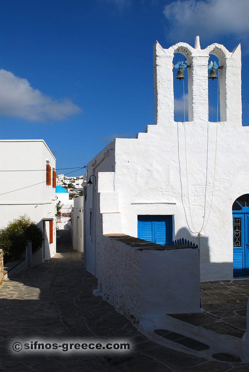 Una chiesa bianca di Apollonia