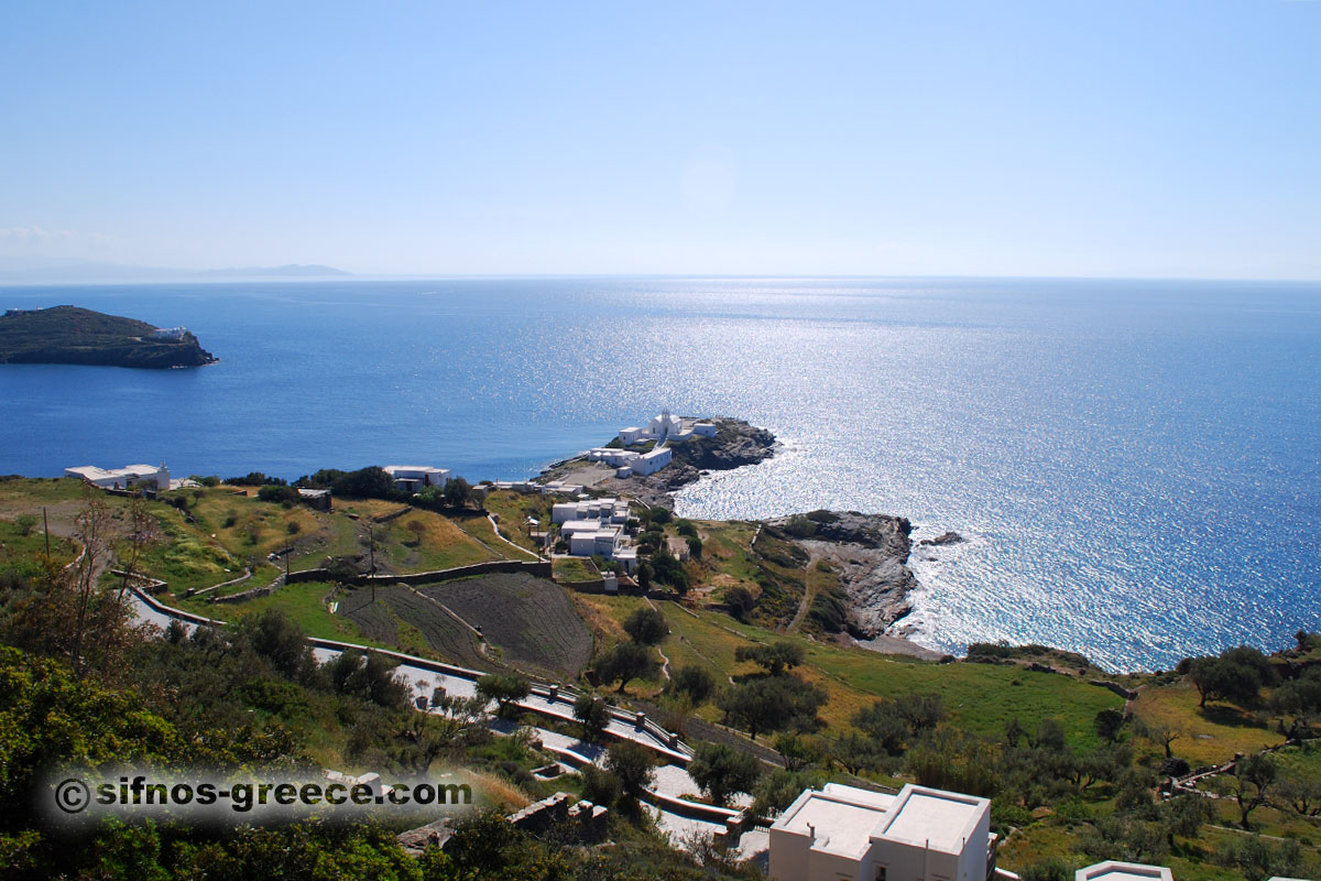 La roccia sacra di Chrysopigi a Sifnos