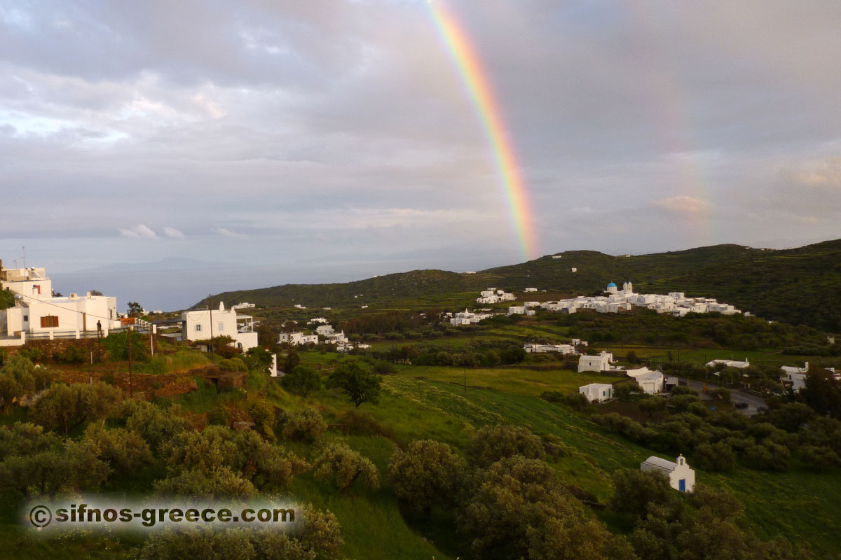 Kato Petali con arcobaleno, a Sifnos