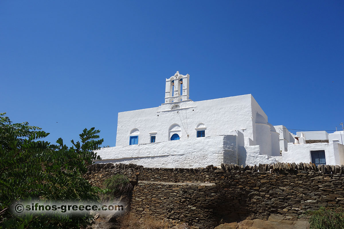 La chiesa di Panagia ta Gournia ai margini del Pano Petali