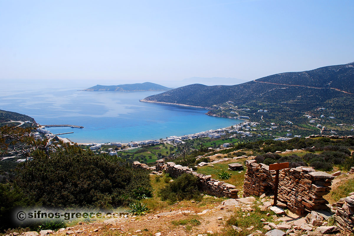 Il golfo di Platis Gialos