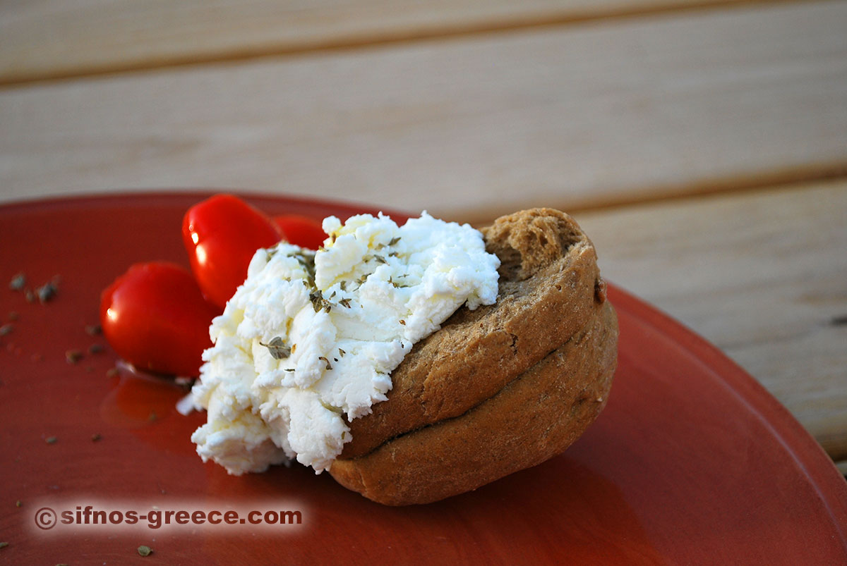 Xinomizithra, formaggio tradizionale di Sifnos